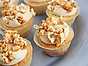 Cupcakes med popcorn och brynt marängsmörkräm