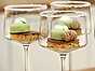 Dessert i glas med pistagebotten, avokadopannacotta och päronmousse