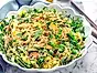 Enkel zucchinipasta med kryddgrönt