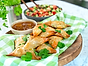 Enkla samosas på filodeg med krispig sallad