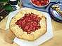 Galette med jordgubbar, hallon och rabarber