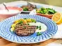 Grillad rostas med potatis och kall örtsås