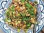 Grön crispy rice-sallad
