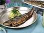 Hel fisk på grillen