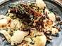 Helbakad rotselleri med ostronskivling, rostade hasselnötter och soyamajonnäs