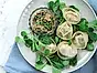 Hemgjorda dumplings med sötsyrlig sojadipp