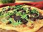 Höstpizza med karamelliserad lök