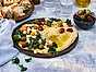 Hummus med fetaost och oliver RÄTT BILD