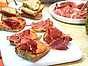 Jamon serrano och romescosås