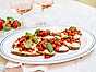 Jordgubbsbruschetta med vispad fetaost och basilika