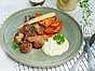 Köttbullar 5050 med rostade grönsaker och kall timjansås