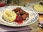 Köttbullar med potatismos och lingon