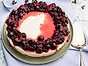 Krämig cheesecake med körsbärssås