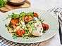 Krispig kyckling med ugnsbakade tomater och tryffelburrata
