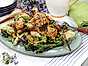 Kyckling med grillad sallad och romescosås