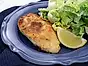Kycklingschnitzel med sallad och sardelldressing