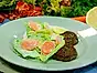 Linsbiffar med yoghurtsallad