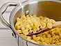 Kokt pasta går att frysa, men det blir inte så gott när den tinas