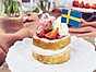 Midsommarbakelse med vispad vaniljpannacotta