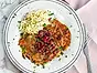 Råraka med krämig äppelsallad och rödbetssalsa
