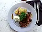 Rödvinsmarinerad entrecôte med pepparrotscrème