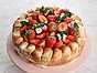 Roys midsommartårta med jordgubbsmousse, rabarberkräm och italiensk maräng