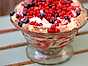 Rulltårtstrifle med jordgubbar