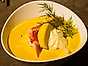 Saffransdoftande fisk- och skaldjurssoppa med aioli och hembakad spalimpa