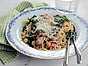 Snabb falukorvspasta med salvia