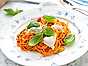 Spaghetti med tomatsås och burrata