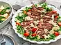 Tagliata med rostad potatis, basilikasås och vitlöksfraichee