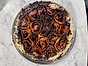 Tarte Tatin på gul lök med gräslöks-fraîche