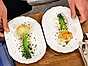 Tempurafriterad zucchiniblomma ny med honung
