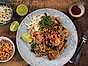 Thailändsk pad thai med räkor