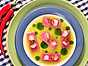 Tonfisk crudo med druvor, chili och dill