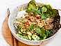 Vietnamesisk nudelbowl med lime-och ingefärsfläsk