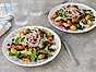Zeta Medelhavssallad med bönor och picklad lök