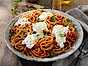 Zeta Spaghetti med het tomatsås och stracciatella