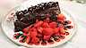 Chokladsockerkaka med nutella och jordgubbar