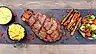 Entrecote med sötpotatispommes, chipotlebearnaise, creamed corn och en rökig sallad