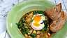 Gryta med grönkål, potatis och löskokt ägg