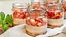 Jordgubbscheesecake i glas - Roy Fares recept
