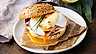 Korvbrödsbagarn Eggs Benedict-burgare