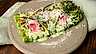 Melleruds Grön sparris med picklad rabarber, smörstekt surdegsbröd och örtmajo