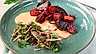 Rostade rödbetor med chorizo och harissasås